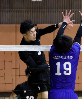VOLLEYBALL