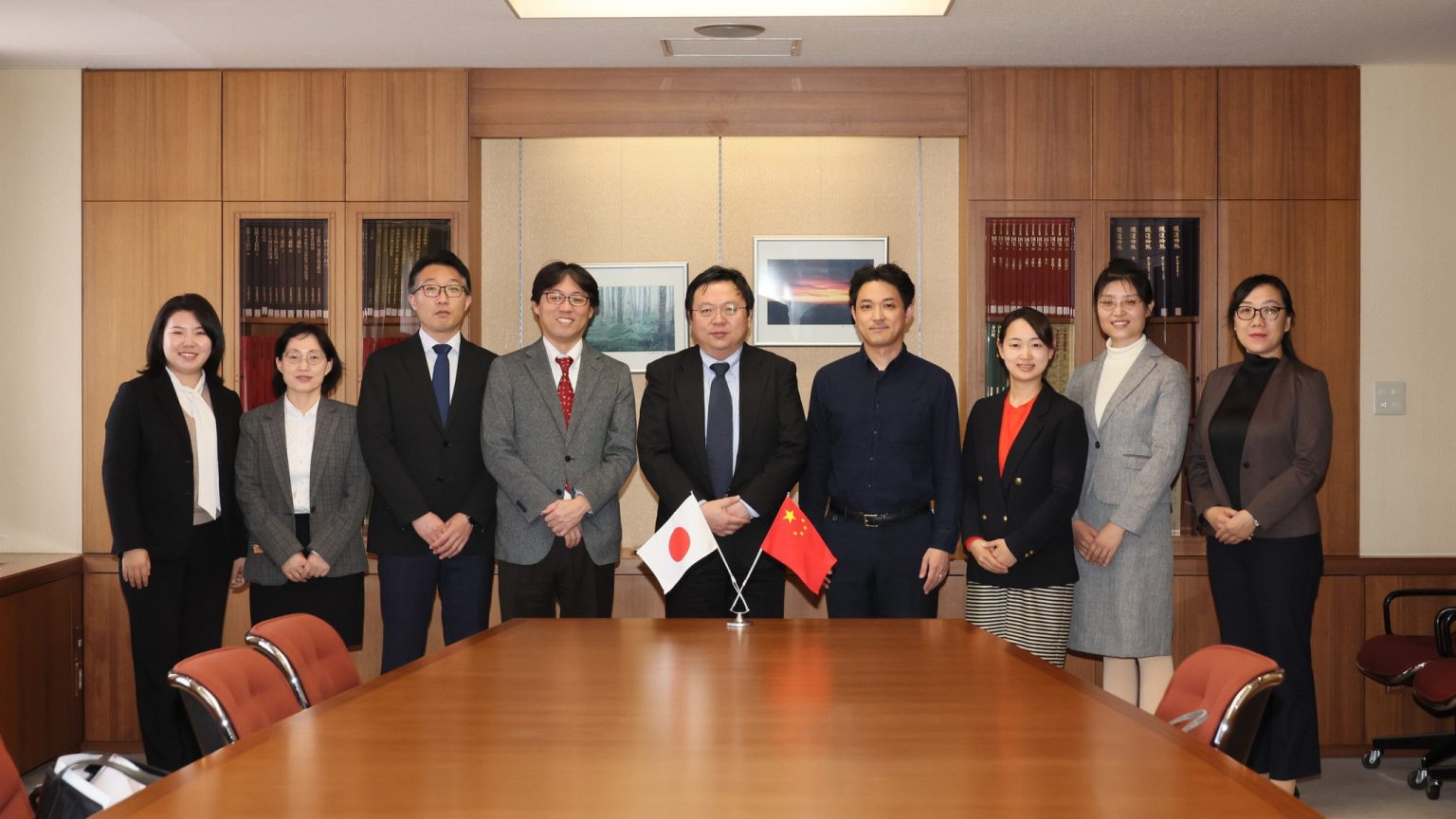 中国大使館公使参事官が来学 山梨学院大学